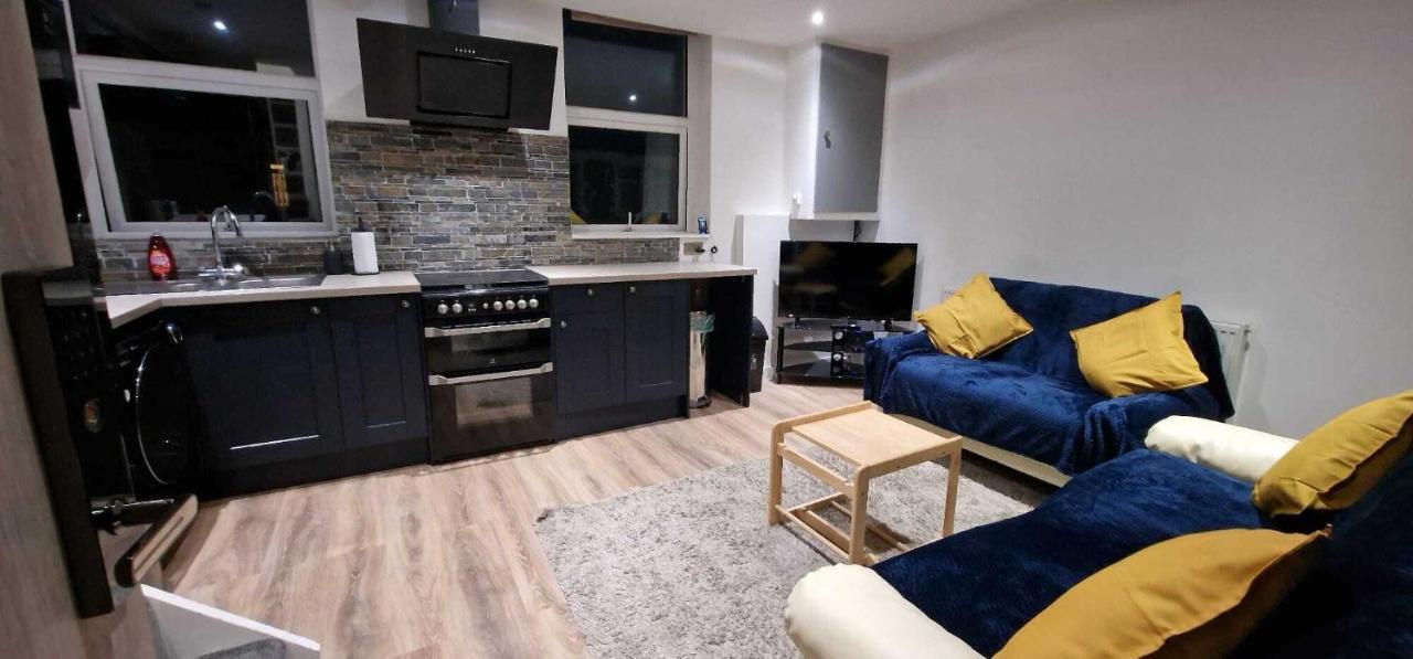 Sapphire Strathnairn Apartment Кардифф Экстерьер фото
