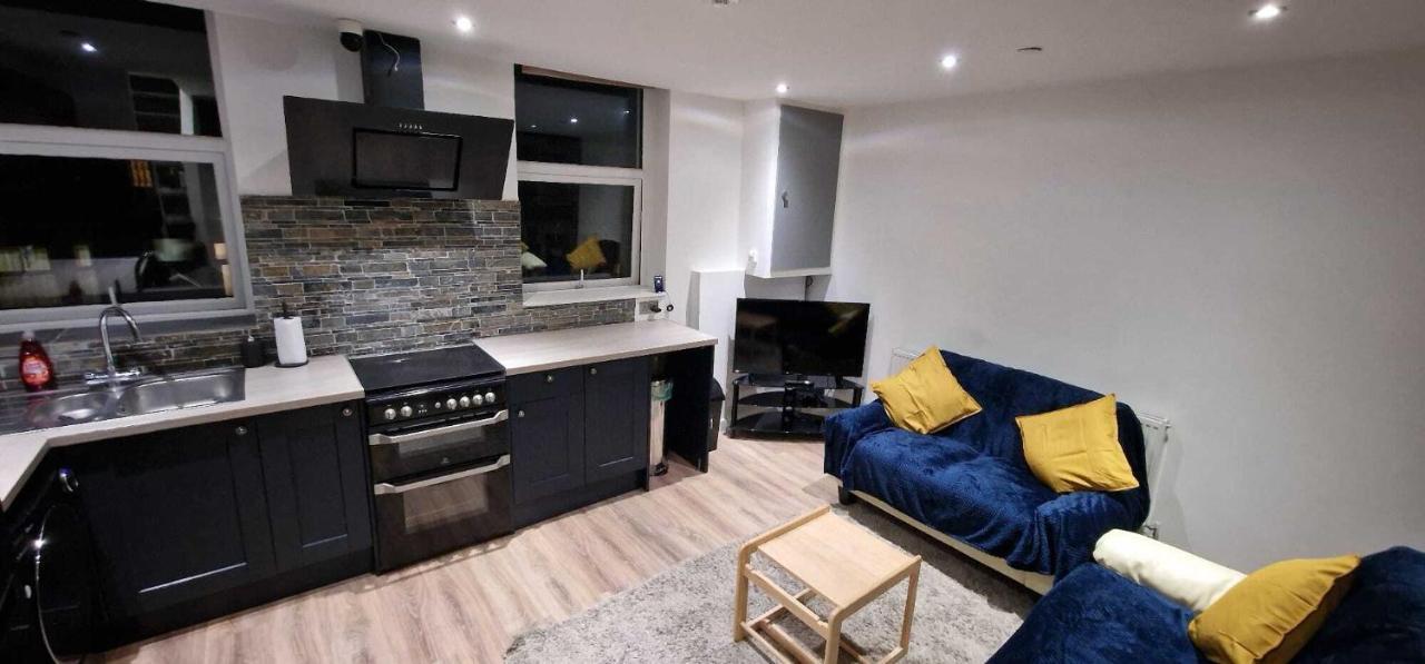 Sapphire Strathnairn Apartment Кардифф Экстерьер фото