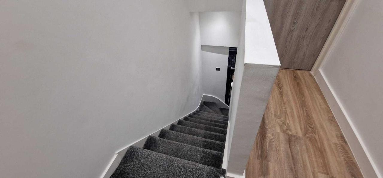 Sapphire Strathnairn Apartment Кардифф Экстерьер фото