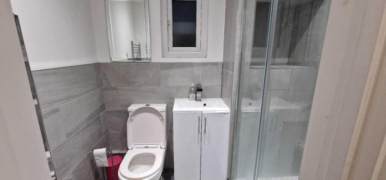 Sapphire Strathnairn Apartment Кардифф Экстерьер фото